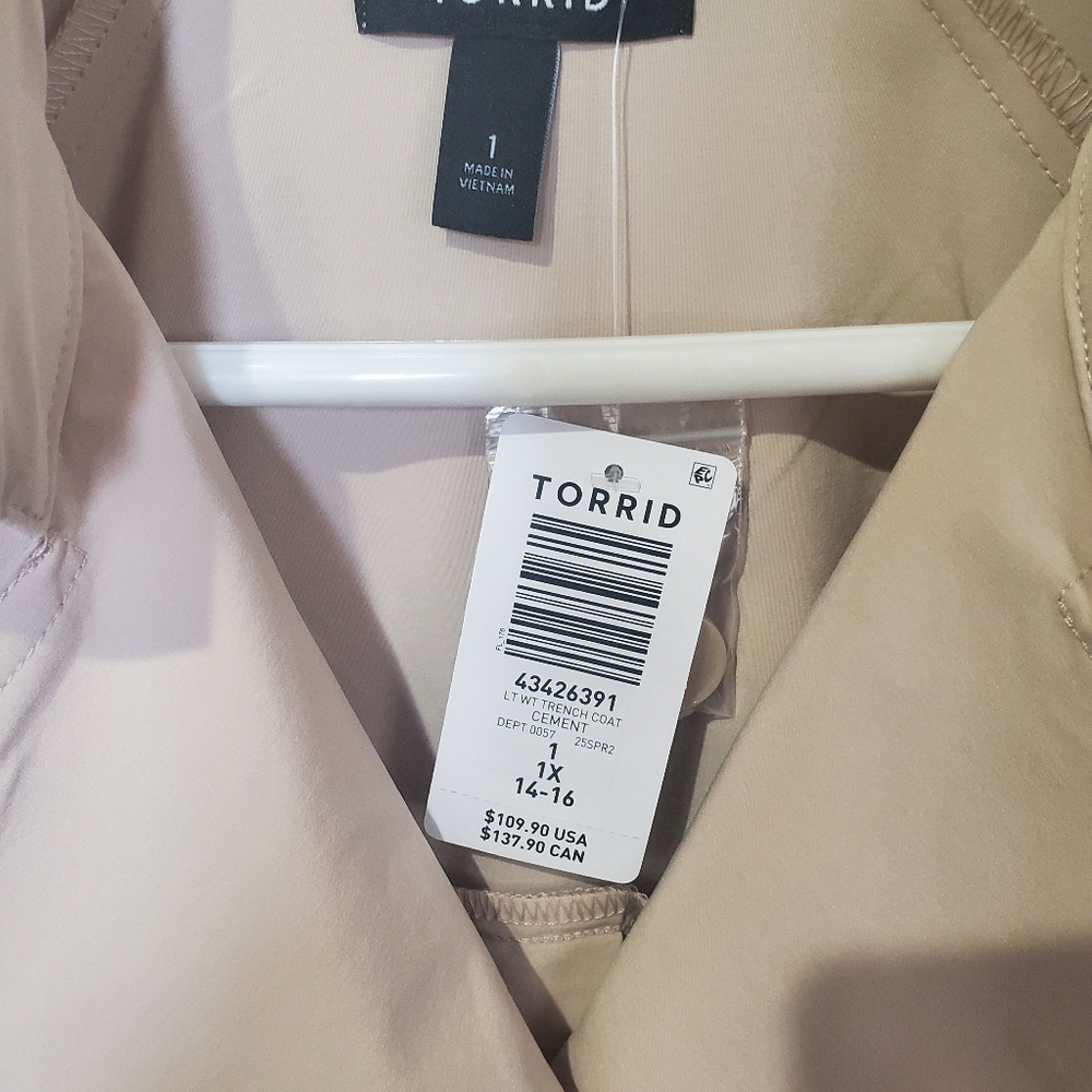 NWT, Torrid Women's Tan Trench Coat - Picture 5 of 7